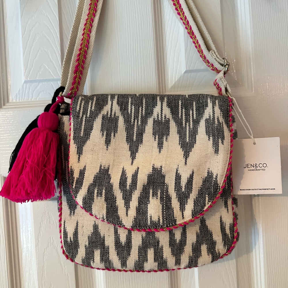 Chic Black and Pink Crossbody Bag by Jen & Co